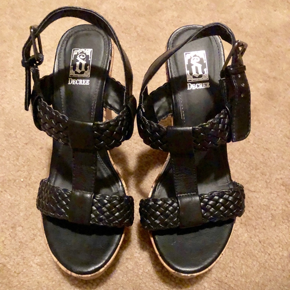 Decree Wedge Sandal, Black and Cork Style, 8 GUC